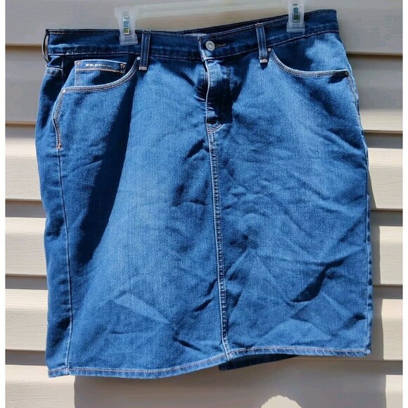 Levis Jean Skirt Womens Size 14 Denim Knee Length Blue Slit In Back Pencil Short - Picture 2 of 12